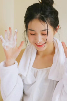 妈咪湿透的三角裤